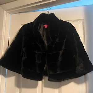 Betsy Johnson faux fur shrug medium size